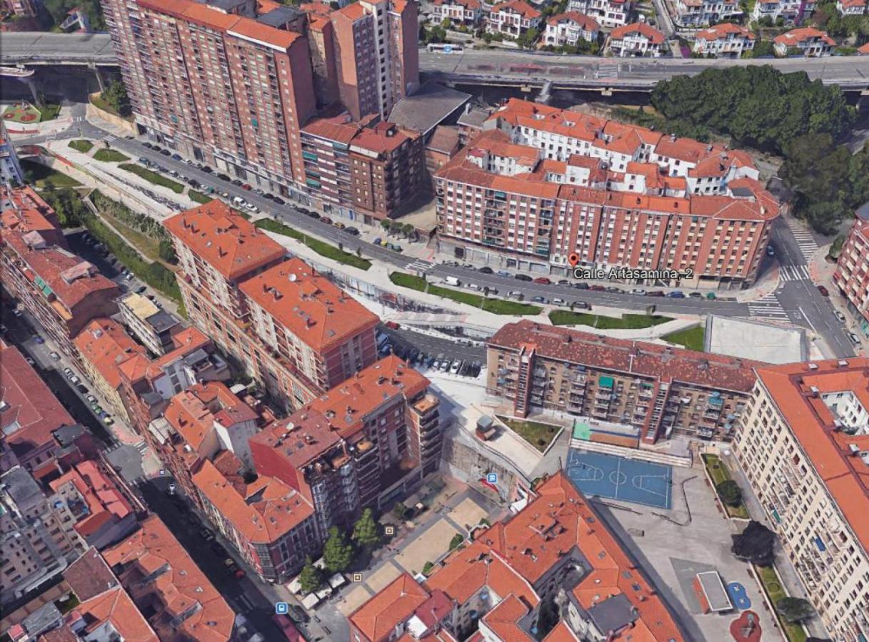 Calida Vivienda Turistica Centrica Junto Al Funicular Y Metro Lejlighed Bilbao Eksteriør billede